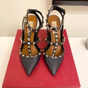 Authentic Navy Valentino Rockstuds sz 37